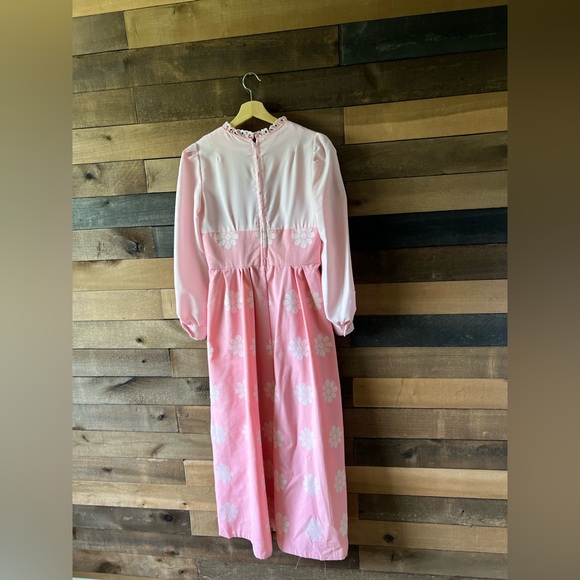 Vintage 60s Pink Daisy Mod Maxi Dress | Cottagecore Prairie Gown - Picture 12 of 13